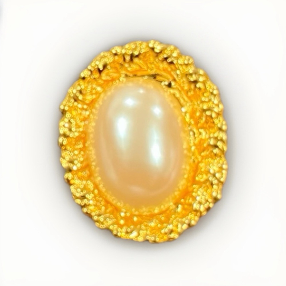 Vintage Gold and Pearl Pendant